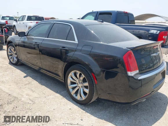 2018 Chrysler 300 Touring z VIN 2C3CCAAG7JH342245, wystawiony jako IAAI lot #42281016 z przebiegiem 87 416 mil mil oraz . Historia ofert i sprzedaży dostępna na DreamBid. Obrazek 3.