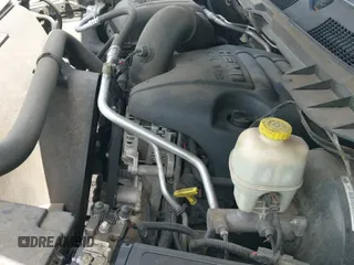 2016 Ram 1500 Big Horn z VIN 1C6RR6LT9GS277922, wystawiony jako IAAI lot #43025187 z przebiegiem 238 787 mil mil oraz . Historia ofert i sprzedaży dostępna na DreamBid. Obrazek 19.