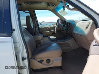 1999 Ford Expedition XLT с VIN 1FMPU18L0XLA28974, выставлен на аукционе IAAI как лот 42633196 с пробегом Не указан миль и . История ставок и продаж доступна на DreamBid. Изображение 5.