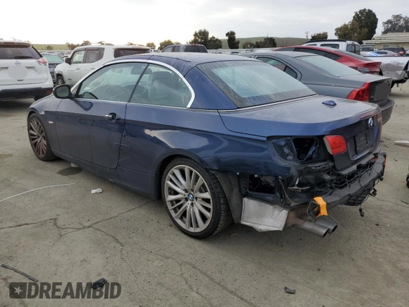 2013 BMW 3 Series 328i with VIN WBADW7C51DE730991, listed as a Copart auction lot 42293025 with 136,587 mi miles and Salvage Title. Bid and sale history available at carsss.com. Image 2.
