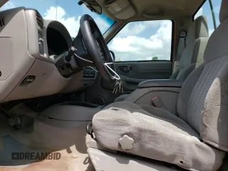 1998 Chevrolet S-10 with VIN 1GCCS14X7WK254161, listed as a Copart auction lot 55741164 with 91,705 mi miles and Salvage Title. Bid and sale history available at carsss.com. Image 7.