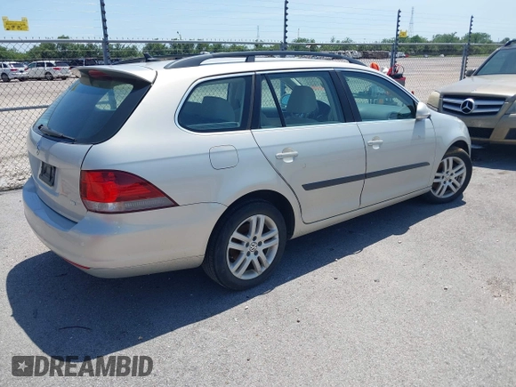 2011 Volkswagen Jetta TDI z VIN 3VWPL7AJ0BM605185, wystawiony jako IAAI lot #42278608 z przebiegiem 129 479 mil mil oraz . Historia ofert i sprzedaży dostępna na DreamBid. Obrazek 4.