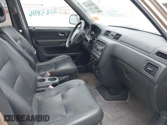 2001 Honda CR-V SE with VIN JHLRD187X1S005637, listed as a IAAI auction lot 41838916 with 153,388 mi miles. Bid and sale history available at carsss.com. Image 5.