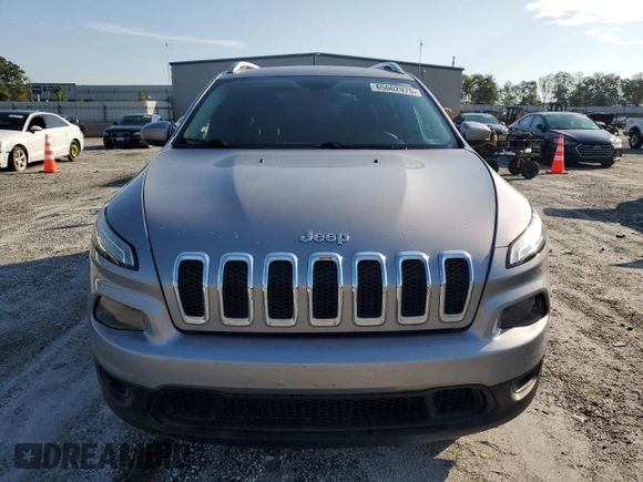 2018 Jeep Cherokee Latitude Tech Connect z VIN 1C4PJLCBXJD528035, wystawiony jako Copart lot #65602975 z przebiegiem 180 208 mil mil oraz Czysty tytuł • Clean title. Historia ofert i sprzedaży dostępna na DreamBid. Obrazek 5.