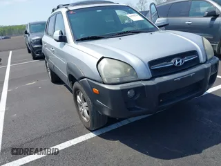 2007 Hyundai Tucson SE with VIN KM8JN12D37U672371, listed as a IAAI auction lot 41925218 with 222,434 mi miles. Bid and sale history available at carsss.com. Image 6.