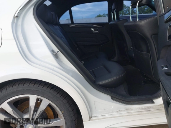 2015 Mercedes-Benz E 350 Sport с VIN WDDHF5KB5FB109831, выставлен на аукционе IAAI как лот 42345153 с пробегом 180 437 миль миль и . История ставок и продаж доступна на DreamBid. Изображение 8.