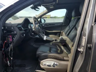 2018 Porsche Macan with VIN WP1AA2A56JLB18401, listed as a Copart auction lot 62336925 with 65,178 mi miles and Salvage title. Bid and sale history available at DreamBid. Image 7.