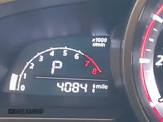 2015 Mazda 3 i Grand Touring z VIN JM1BM1M70F1222597, wystawiony jako IAAI lot #41960987 z przebiegiem 40 841 mil mil oraz . Historia ofert i sprzedaży dostępna na DreamBid. Obrazek 15.