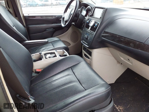 2014 Chrysler Town & Country Touring-L with VIN 2C4RC1CG6ER176156, listed as a IAAI auction lot 42008100 with 139,519 mi miles. Bid and sale history available at carsss.com. Image 5.