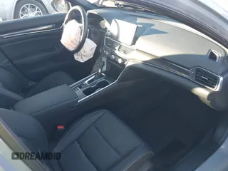 2022 Honda Accord Sport z VIN 1HGCV1F35NA117128, wystawiony jako IAAI lot #40957497 z przebiegiem 29 636 mil mil oraz . Historia ofert i sprzedaży dostępna na DreamBid. Obrazek 5.