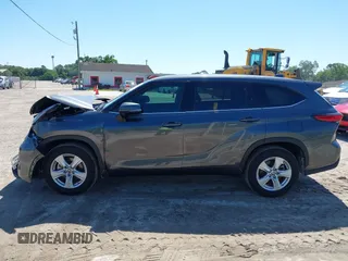2021 Toyota Highlander L with VIN 5TDZZRAH3MS034975, listed as a IAAI auction lot 39170135 with 86,052 mi miles and . Bid and sale history available at DreamBid. Image 14.