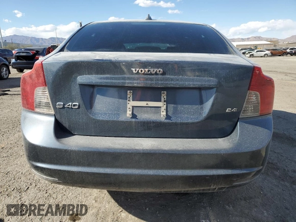2008 Volvo S40 2.4L z VIN YV1MS382482399976, wystawiony jako Copart lot #53999455 z przebiegiem Nie podano mil oraz Szkoda całkowita • Salvage title. Historia ofert i sprzedaży dostępna na DreamBid. Obrazek 6.