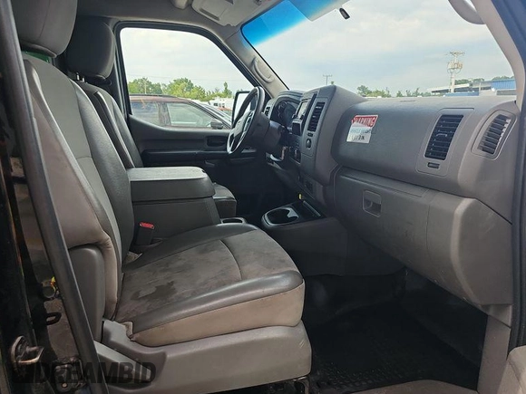 2019 Nissan NV SV z VIN 1N6BF0LY0KN803435, wystawiony jako IAAI lot #42566203 z przebiegiem 140 027 mil mil oraz . Historia ofert i sprzedaży dostępna na DreamBid. Obrazek 32.