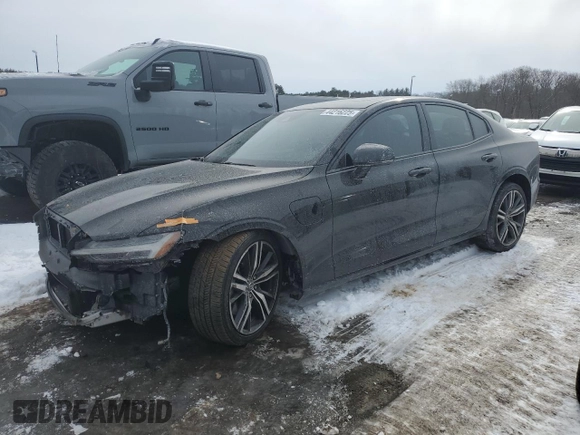 2019 Volvo S60 R-Design with VIN 7JRBR0FM0KG018082, listed as a Copart auction lot 44216225 with 52,692 mi miles and Salvage Title. Bid and sale history available at carsss.com. Image 1.