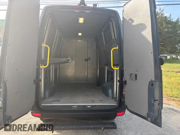 2018 Mercedes-Benz Sprinter Cargo Worker with VIN WD3PE7CDXJP632434, listed as a Copart auction lot 54715465 with 121,212 mi miles and Clean Title. Bid and sale history available at carsss.com. Image 6.