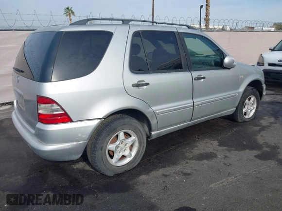 2000 Mercedes-Benz M 320/430/500 с VIN 4JGAB54E3YA160036, выставлен на аукционе IAAI как лот 41975809 с пробегом 170 925 миль миль и . История ставок и продаж доступна на DreamBid. Изображение 4.
