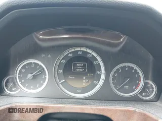 2012 Mercedes-Benz E 350 Luxury z VIN WDDHF8JB5CA629709, wystawiony jako IAAI lot #42502808 z przebiegiem 109 527 mil mil oraz . Historia ofert i sprzedaży dostępna na DreamBid. Obrazek 7.