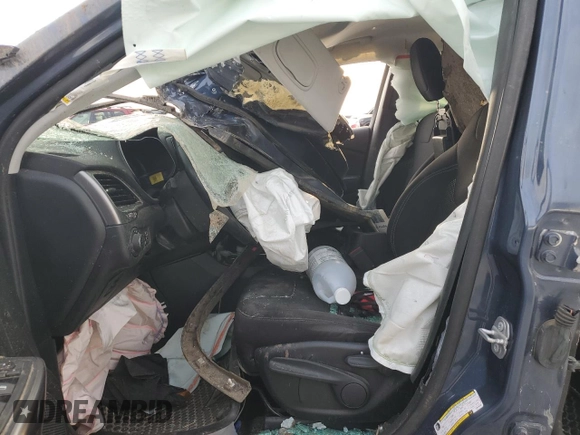2020 Jeep Cherokee Latitude with VIN 1C4PJMCB6LD640520, listed as a Copart auction lot 49113355 with Not provided miles and Salvage title. Bid and sale history available at DreamBid. Image 7.