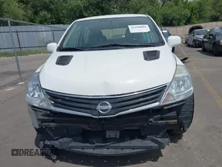 2010 Nissan Versa S z VIN 3N1BC1CP7AL457734, wystawiony jako IAAI lot #42418882 z przebiegiem 194 207 mil mil oraz . Historia ofert i sprzedaży dostępna na DreamBid. Obrazek 12.