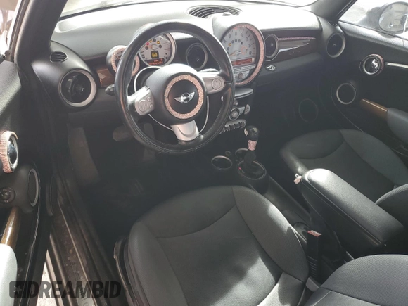 2010 MINI Convertible with VIN WMWMR3C50ATU97547, listed as a Copart auction lot 44780185 with 91,194 mi miles and Salvage Title. Bid and sale history available at DreamBid. Image 8.