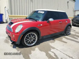 2004 MINI Hardtop S z VIN WMWRE334X4TD90182, wystawiony jako Copart lot #68384144 z przebiegiem 148 783 mil mil oraz Szkoda całkowita • Salvage title. Historia ofert i sprzedaży dostępna na DreamBid. Obrazek 1.