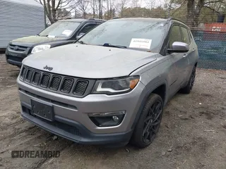 2018 Jeep Compass Latitude with VIN 3C4NJCBB0JT487272, listed as a IAAI auction lot 41955584 with 92,042 mi miles. Bid and sale history available at carsss.com. Image 17.