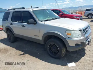 2006 Ford Explorer XLT z VIN 1FMEU73E76UA80890, wystawiony jako IAAI lot #42524830 z przebiegiem 138 640 mil mil oraz . Historia ofert i sprzedaży dostępna na DreamBid. Obrazek 1.