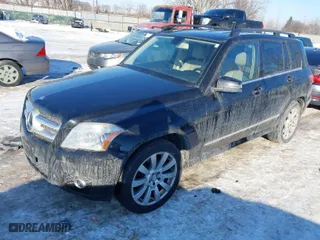 2011 Mercedes-Benz GLK-Class GLK 350 with VIN WDCGG8HB6BF684030, listed as a IAAI auction lot 41325144 with 95,189 mi miles. Bid and sale history available at carsss.com. Image 2.