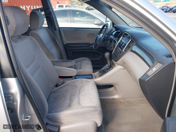 2002 Toyota Highlander with VIN JTEGF21A220061753, listed as a IAAI auction lot 41516614 with 247,169 mi miles. Bid and sale history available at carsss.com. Image 5.