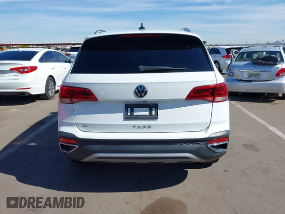 2022 Volkswagen Taos SE z VIN 3VVTX7B2XNM018298, wystawiony jako IAAI lot #42066332 z przebiegiem 36 025 mil mil oraz . Historia ofert i sprzedaży dostępna na DreamBid. Obrazek 17.