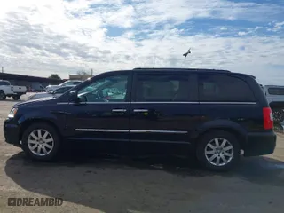 2011 Chrysler Town & Country Touring-L with VIN 2A4RR8DG9BR665825, listed as a IAAI auction lot 41611730 with 177,125 mi miles. Bid and sale history available at carsss.com. Image 14.