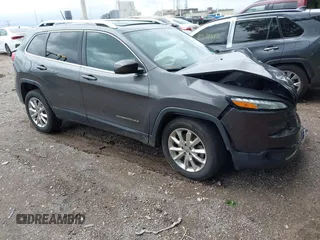 2015 Jeep Cherokee Limited z VIN 1C4PJMDS0FW699585, wystawiony jako IAAI lot #42321226 z przebiegiem 118 082 mil mil oraz . Historia ofert i sprzedaży dostępna na DreamBid. Obrazek 1.