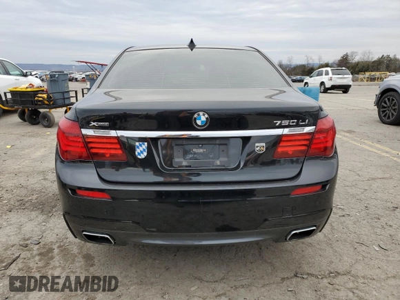 2015 BMW 7 Series 750Li xDrive z VIN WBAYF8C54FD654795, wystawiony jako Copart lot #82381894 z przebiegiem 56 968 mil mil oraz Szkoda całkowita • Salvage title. Historia ofert i sprzedaży dostępna na DreamBid. Obrazek 6.