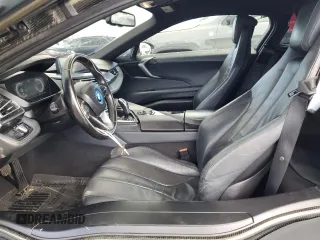 2016 BMW i8 z VIN WBY2Z2C52GV675006, wystawiony jako Copart lot #84521024 z przebiegiem 65 822 mil mil oraz Szkoda całkowita • Salvage title. Historia ofert i sprzedaży dostępna na DreamBid. Obrazek 7.