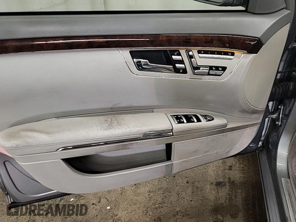 2013 Mercedes-Benz S 550 with VIN WDDNG9EB7DA512568, listed as a IAAI auction lot 42843877 with 128,764 mi miles and . Bid and sale history available at DreamBid. Image 12.