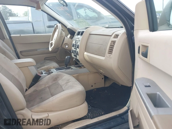 2008 Ford Escape XLT with VIN 1FMCU93148KC14236, listed as a IAAI auction lot 41846221 with 187,443 mi miles. Bid and sale history available at carsss.com. Image 5.