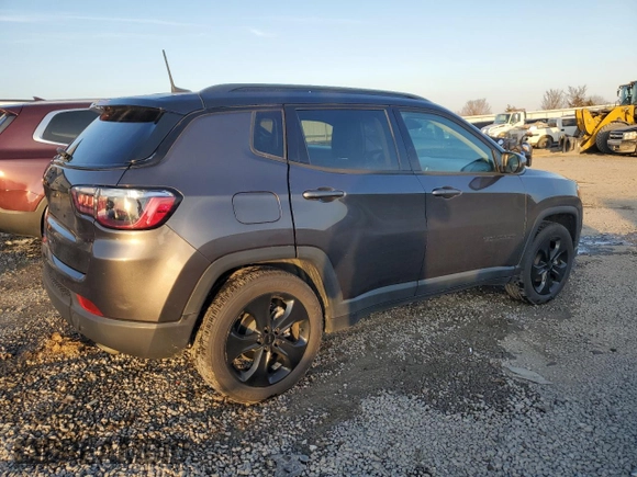 2020 Jeep Compass Latitude with VIN 3C4NJCBB7LT257392, listed as a Copart auction lot 47266465 with 68,883 mi miles and Salvage Title. Bid and sale history available at carsss.com. Image 3.