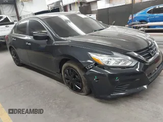 2018 Nissan Altima 2.5 SR with VIN 1N4AL3AP8JC141171, listed as a IAAI auction lot 41093421 with 144,301 mi miles. Bid and sale history available at carsss.com. Image 1.