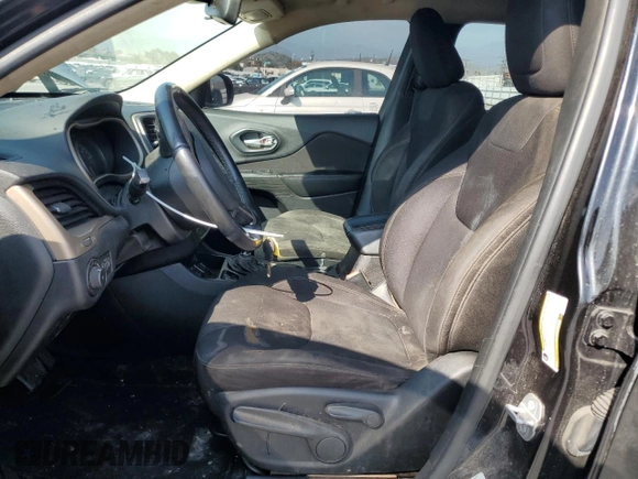 2016 Jeep Cherokee Altitude with VIN 1C4PJLCB1GW110282, listed as a Copart auction lot 54110325 with 137,978 mi miles and Clean title. Bid and sale history available at DreamBid. Image 7.