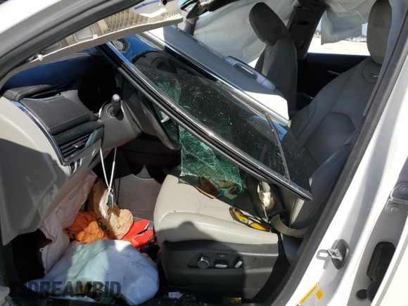 2020 Cadillac XT4 FWD Premium Luxury z VIN 1GYFZCR48LF128683, wystawiony jako Copart lot #49591405 z przebiegiem Nie podano mil oraz Szkody całkowita. Historia ofert i sprzedaży dostępna na DreamBid. Obrazek 7.