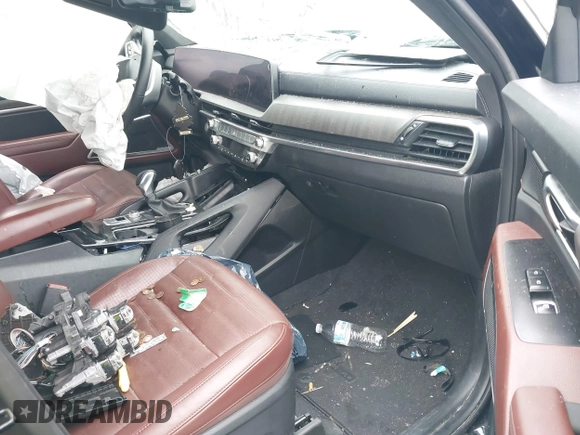 2024 Kia Telluride SX Prestige X-Pro with VIN 5XYP5DGC7RG435855, listed as a IAAI auction lot 42379329 with Not provided miles and . Bid and sale history available at DreamBid. Image 5.