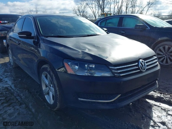 2012 Volkswagen Passat SE w/Sunroof with VIN 1VWBP7A31CC077742, listed as a IAAI auction lot 41489979 with 152,508 mi miles. Bid and sale history available at carsss.com. Image 1.