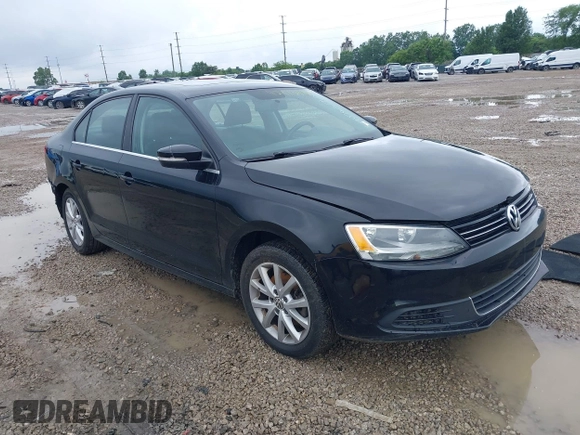 2013 Volkswagen Jetta SE with VIN 3VWDX7AJ1DM352551, listed as a IAAI auction lot 42473476 with 95,612 mi miles and . Bid and sale history available at DreamBid. Image 1.