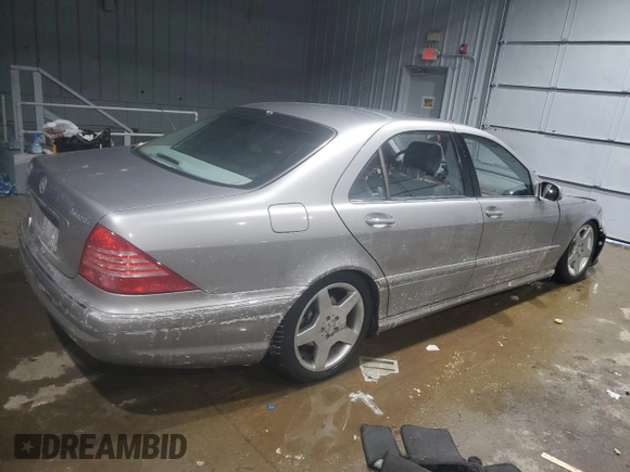 2004 Mercedes-Benz S-Class 5.0L with VIN WDBNG84J54A387825, listed as a Copart auction lot 45894265 with 0 mi miles and Salvage Title. Bid and sale history available at carsss.com. Image 3.