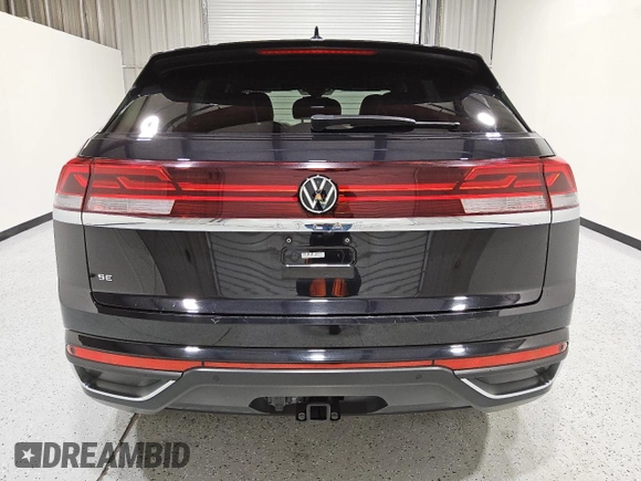 2024 Volkswagen Atlas SE z VIN 1V2WE2CA3RC217922, wystawiony jako Copart lot #55865475 z przebiegiem 40 708 mil mil oraz Czysty tytuł • Clean title. Historia ofert i sprzedaży dostępna na DreamBid. Obrazek 6.
