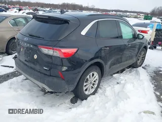 2020 Ford Escape SE z VIN 1FMCU9G64LUA05145, wystawiony jako IAAI lot #41250260 z przebiegiem 60 554 mil mil oraz . Historia ofert i sprzedaży dostępna na DreamBid. Obrazek 4.