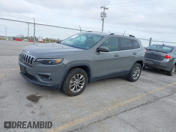 2019 Jeep Cherokee Latitude Plus z VIN 1C4PJMLB5KD440162, wystawiony jako IAAI lot #41911864 z przebiegiem 53 927 mil mil oraz . Historia ofert i sprzedaży dostępna na DreamBid. Obrazek 17.