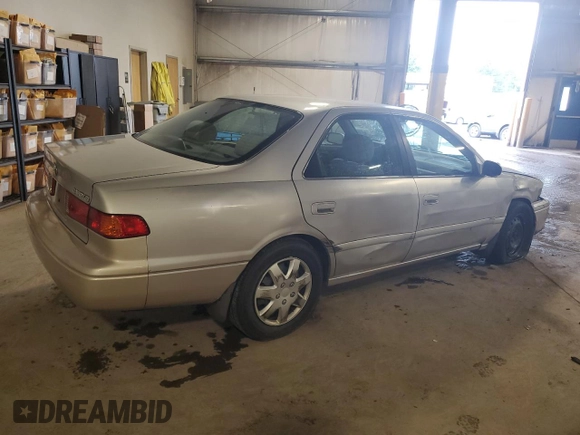 2001 Toyota Camry CE z VIN 4T1BG22K91U101946, wystawiony jako Copart lot #59685795 z przebiegiem 99 347 mil mil oraz Szkoda całkowita • Salvage title. Historia ofert i sprzedaży dostępna na DreamBid. Obrazek 3.