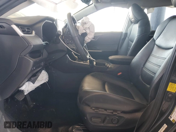 2021 Toyota RAV4 XLE Premium with VIN 2T3C1RFV4MC092721, listed as a Copart auction lot 56980835 with 31,640 mi miles and Salvage title. Bid and sale history available at DreamBid. Image 7.
