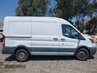 2017 Ford Transit Cargo z VIN 1FTYE1CM9HKB50925, wystawiony jako IAAI lot #42095471 z przebiegiem 152 583 mil mil oraz . Historia ofert i sprzedaży dostępna na DreamBid. Obrazek 13.